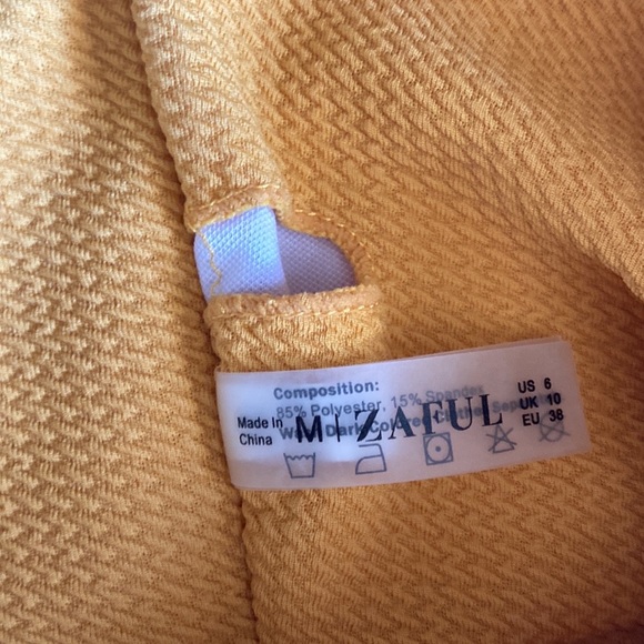 ZAFUL💫Bee Yellow Bandeau Bikini Top with Removable Straps - Picture 10 of 11